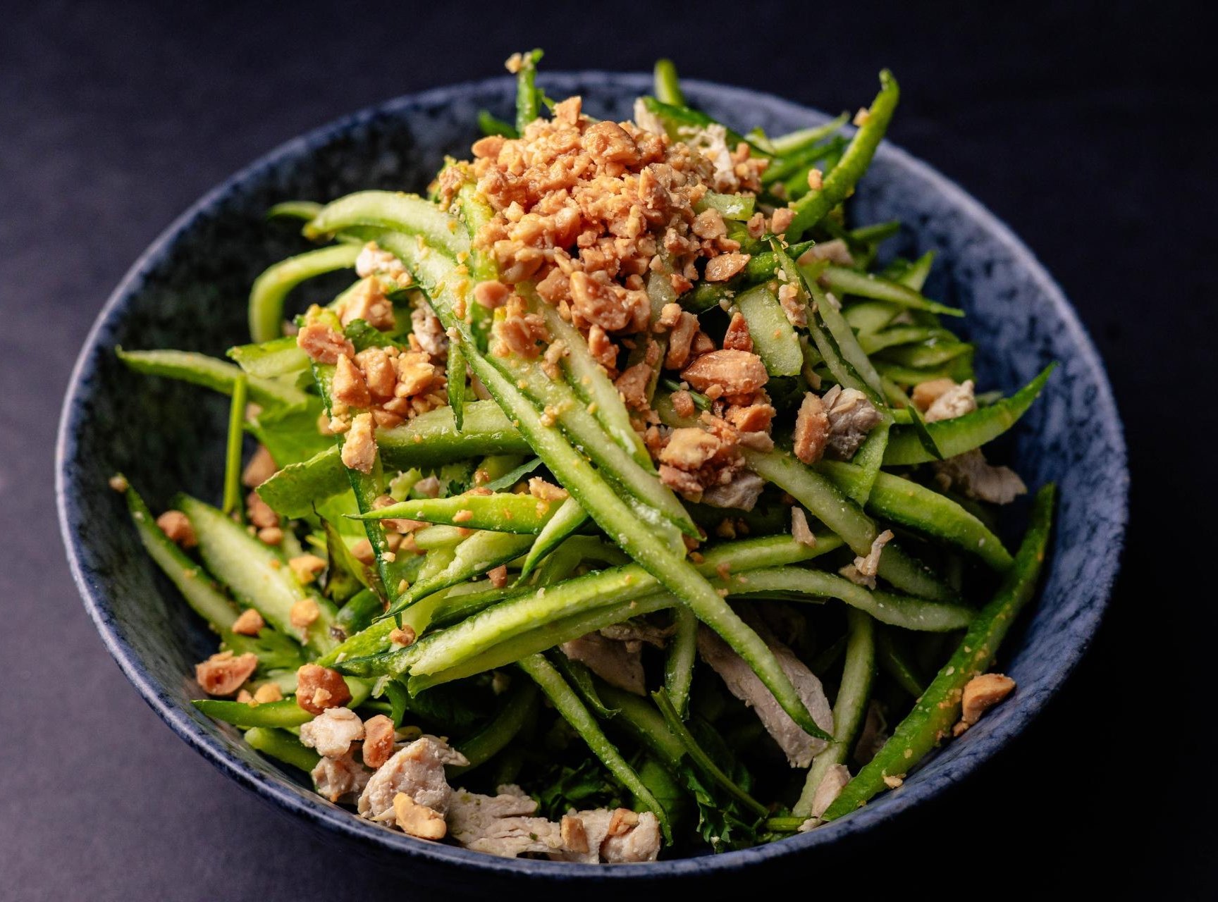 סלט עוף אסייתי